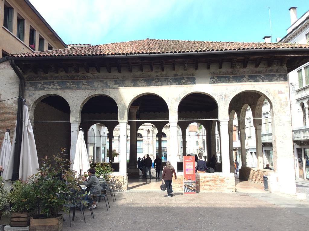 Апартаменты La Loggia Al Duomo - Тревизо Экстерьер фото